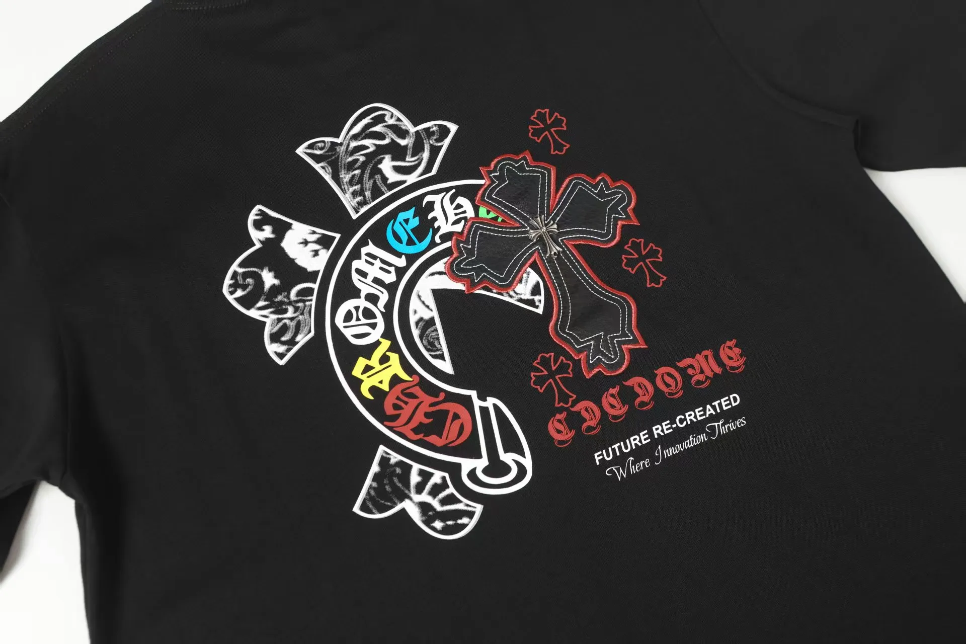 P180 Chrome Hearts* Chrome Hearts are made of 320g double yarn fabric, 1*1 Solona rib, imported digital front and rear white ink direct injection + laser embroidery, hand-nailed hardware accessories, loose version, same style for men and women. Color: Black White Size: XS S M L
